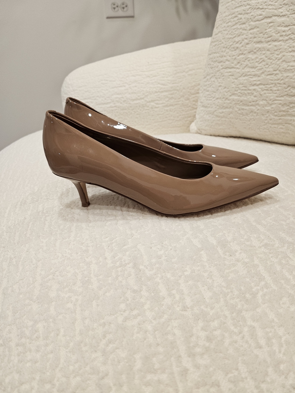 Nine West Women's Nude Patent Pointed-Toe Pumps - Picture 2 of 7